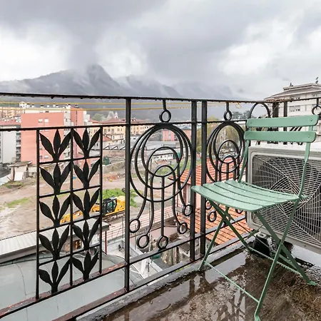 Apartmán Borghi Modern With Balcony Como